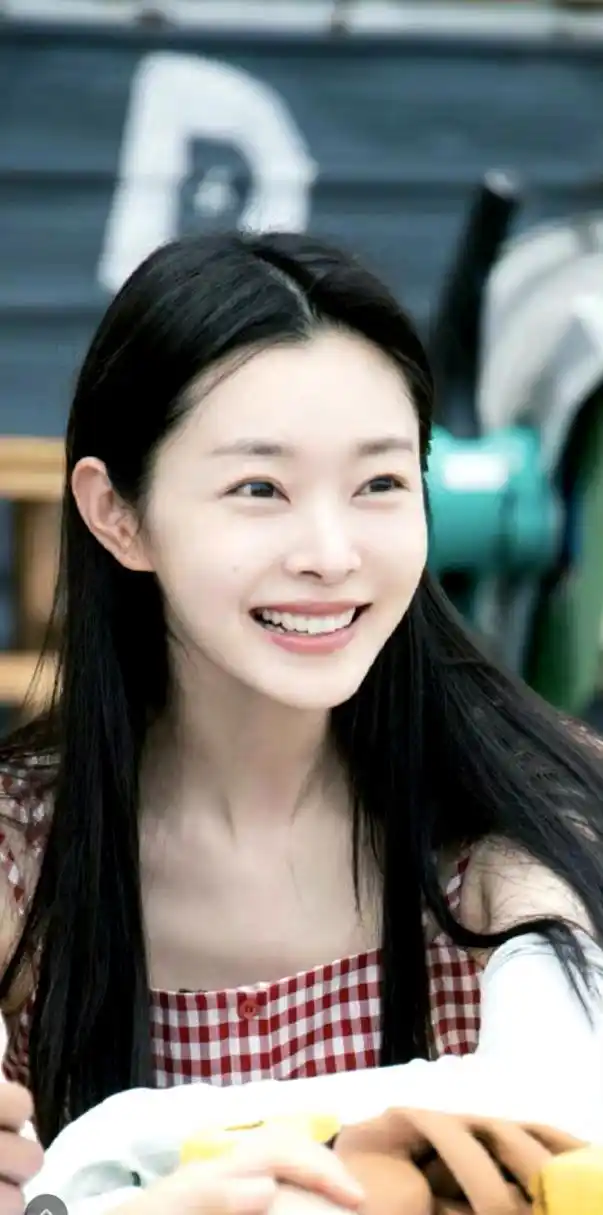 宋轶和张睿是同学啊, 宋轶16岁考的中戏,张睿说她是全班年纪最小的