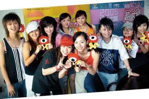 回顾2005年超女10强,叶一茜何洁才是人生大赢家