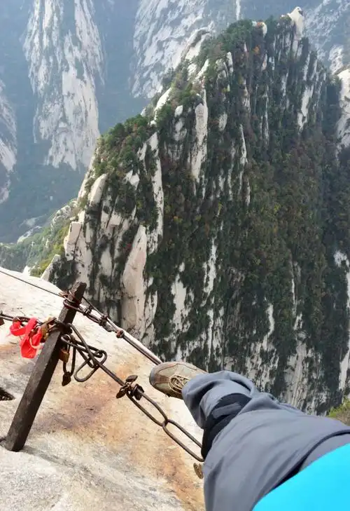 华山六大险地多留意,踩空一步后果不堪设想