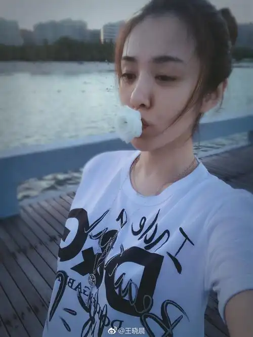 今天素颜 啦啦啦 假装在度假 啦啦啦