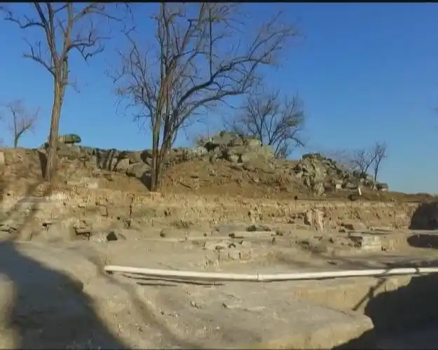 圆明园里的建筑分工有序,有的是办公的,有的是居住的,而紫碧山房则是