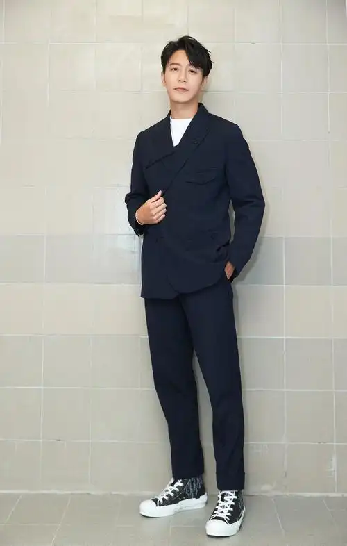 韦礼安后台茄子蛋这里好想摸一下