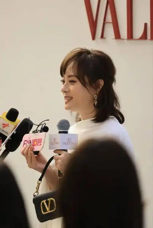 郑业成和前妻复婚任敏交大佬男友章子怡新电影被举报满舒克洗白孙俪