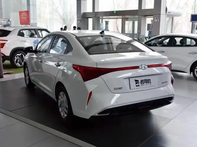 现代豁出去了,7.28万起合资价格盆地,油耗只有5l,实拍现代悦纳