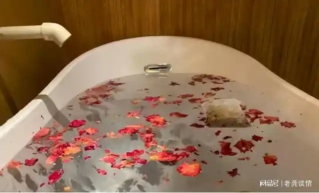 东北的澡堂文化:在家淋浴不算洗澡,顶多算是冲凉|浴池|浴室_网易订阅