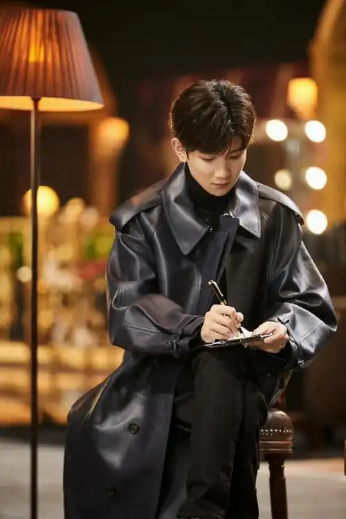 皮衣7015王源  酷帅酷帅的  @tfboys-王源#王源看我们如何相遇