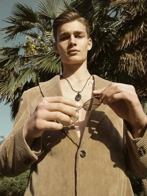 超生代男模助阵《德国超模大赛》,抢走了参赛者的热度