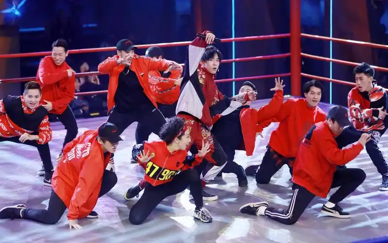 这就是街舞易烊千玺战队高清图片桌面壁纸