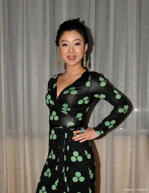 李小萌童颜女演员的坚持与幸福生活