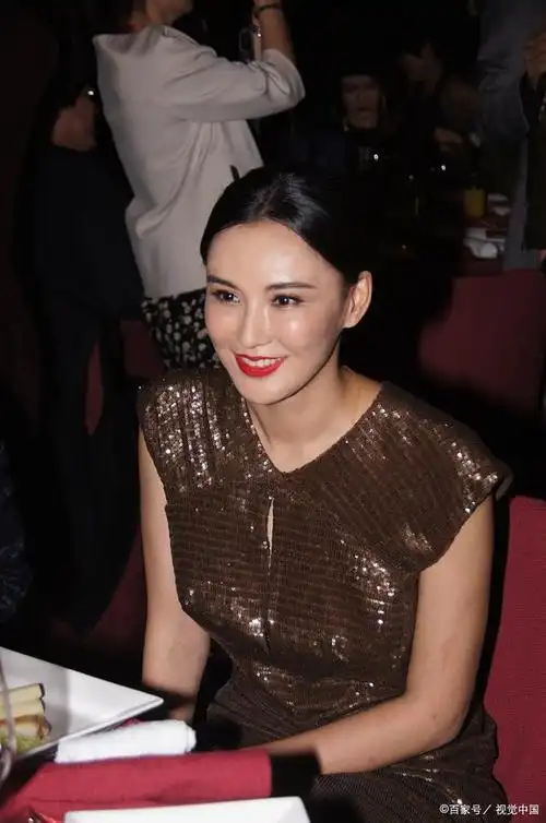 莫小棋预测蔡徐坤恋情官宣,引发网友争议