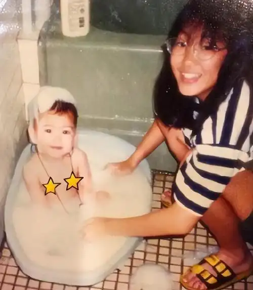 回顾昆凌嫁大14岁歌手周杰伦婚后连生三胎今一家五口其乐融融