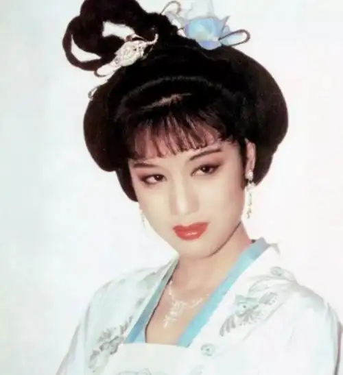 宫雪花|李建群:与导演同居27年没名分,膝下无子身患癌症,63岁遗憾病逝