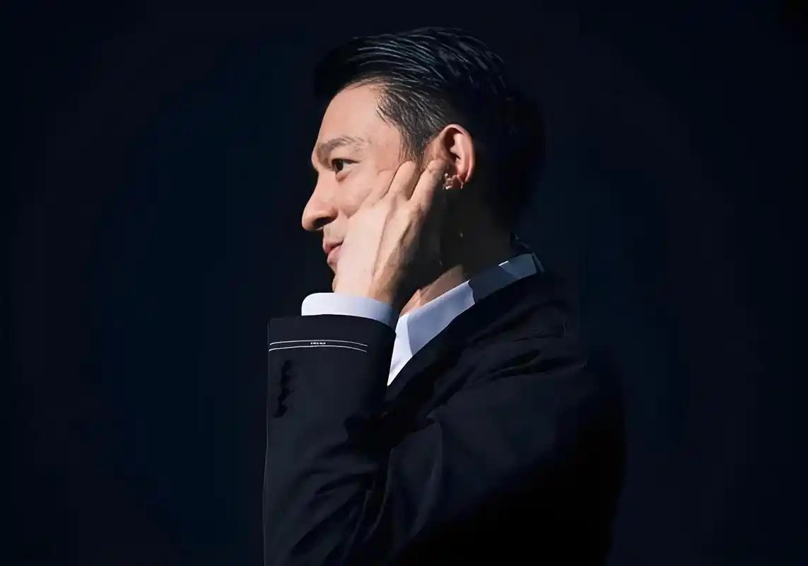 刘德华演唱会第一排被炒到68880元 网友:真是一票难求.