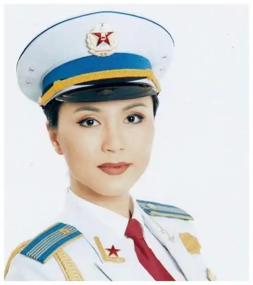 她曾经七次登上春节联欢晚会但因撒谎被禁止如今她已退出娱乐