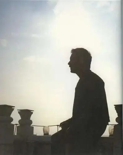 张国荣逝世17年被全球悼念他凭什么