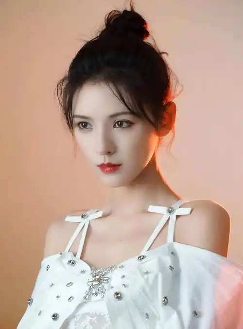 原创张予曦走红哪有那么简单想要脱颖而出就是要懂得借力懂了么