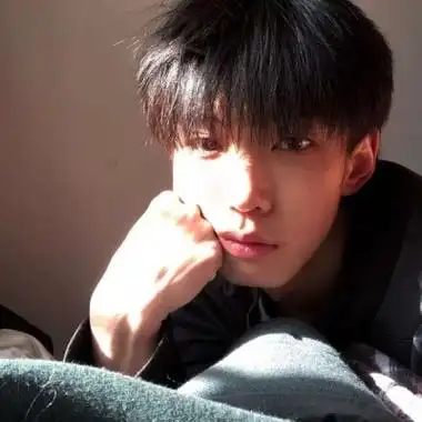 干净阳光帅气男生图片真人