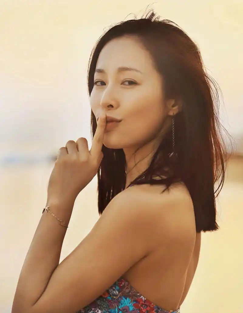 被称为跳梁小丑的演员江一燕究竟有何魅力能一直获得资本的喜爱?