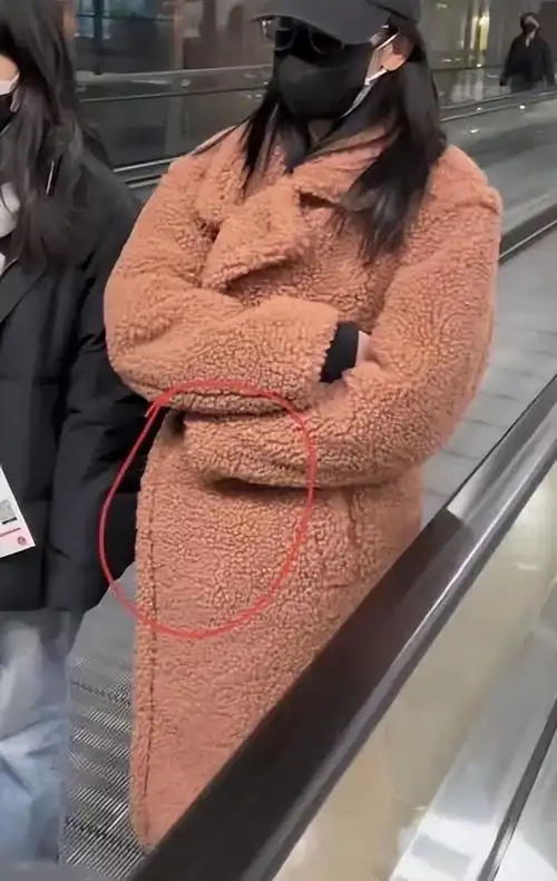 迪丽热巴怀孕风波升级!疑学张碧晨到国外生子,男方被疑是黄景瑜