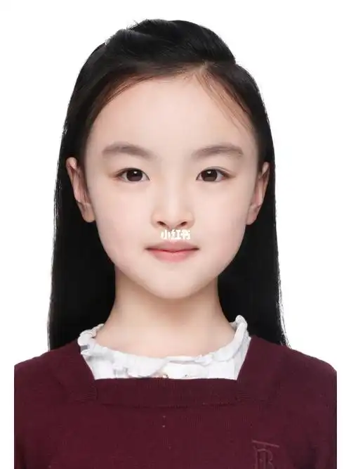 这证件照像7岁半吗