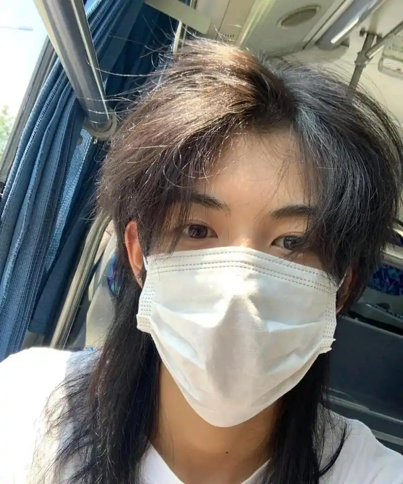 长发男生可以很帅也可以很丑!