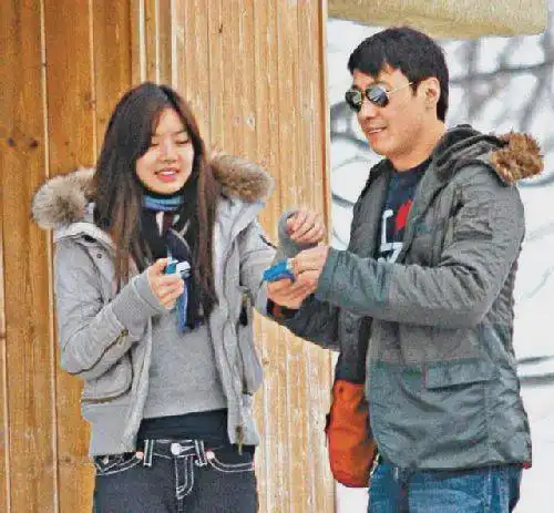 离婚11年后,回头再看黎明和乐基儿二人境遇,夫妻差距一目了然_网易