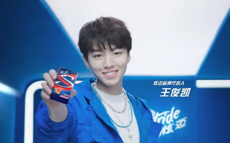 王俊凯炫迈广告大片独家拍摄花絮上线