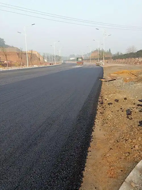 姜夔二期道路上面层一次沥青检查情况.