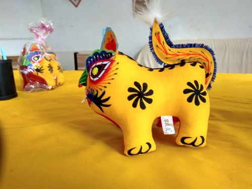 民间手工艺布老虎纯手工刺绣黎侯虎宝宝满月小老虎绣球香包挂件