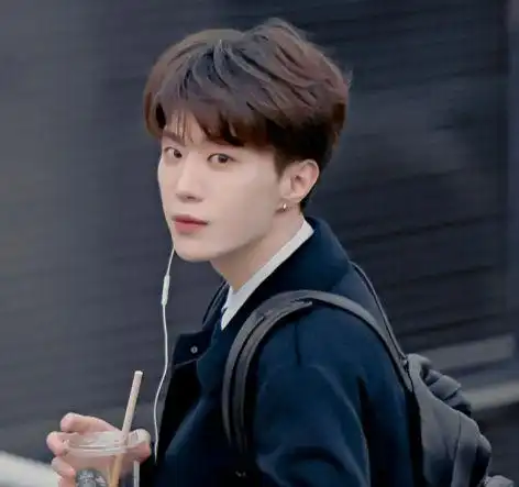 范丞丞:叫板明星导师常莉,看网红夫妇直播,将自己刷成榜一大哥