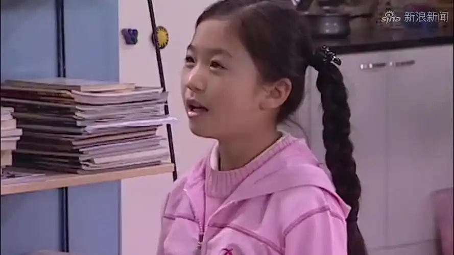 家有儿女3:小雨热心帮忙,却被女孩嘲讽长得胖!太气人了!