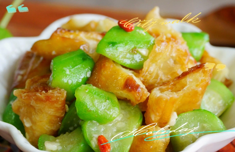 创新早餐:丝瓜炒油条的美味搭配