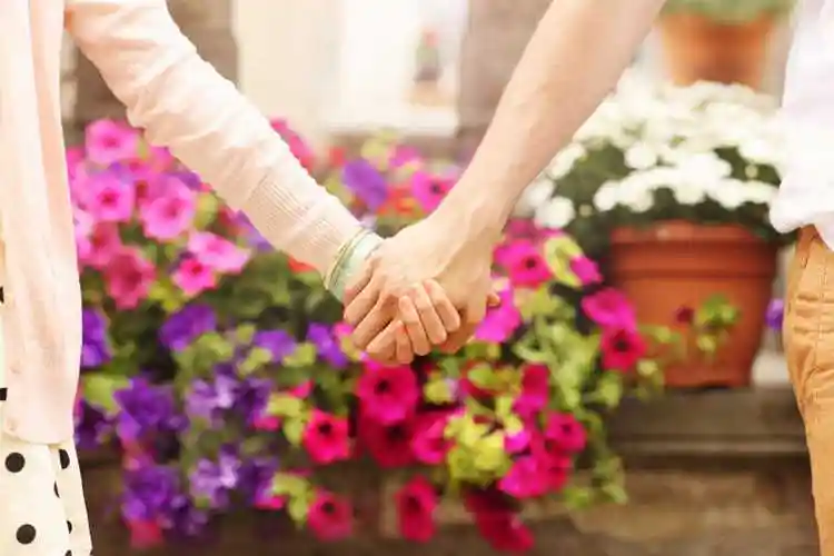 图片 创意图片 两只牵在一起的手特写系列 一 情侣爱人之间的牵手(42