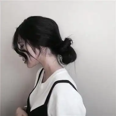 女生超拽头像2022霸气侧脸头像当吃货瘦了说明她不快乐了