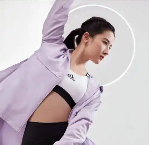 "神仙姐姐"刘亦菲,运动装大显好身材,30多岁的气质让人羡慕_锻炼_健身
