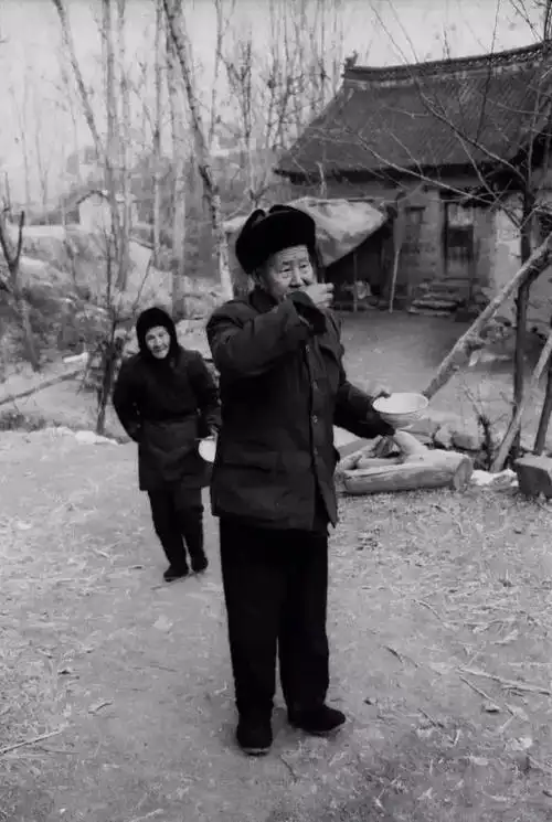 【荐读】80年代的吃饭老照片,温暖了整个朋友圈