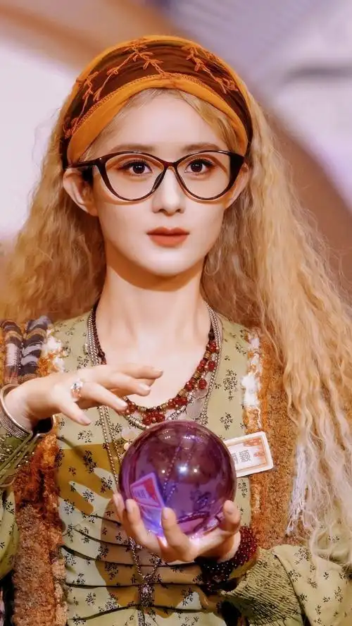 赵丽颖cos哈利波特女教授视频##赵丽颖魔法球施法视频