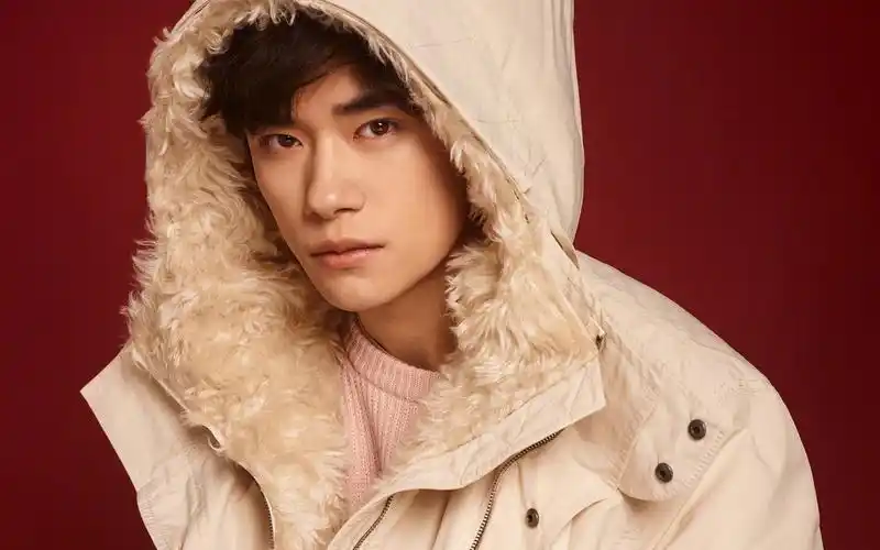 易烊千玺代言海报图片桌面壁纸