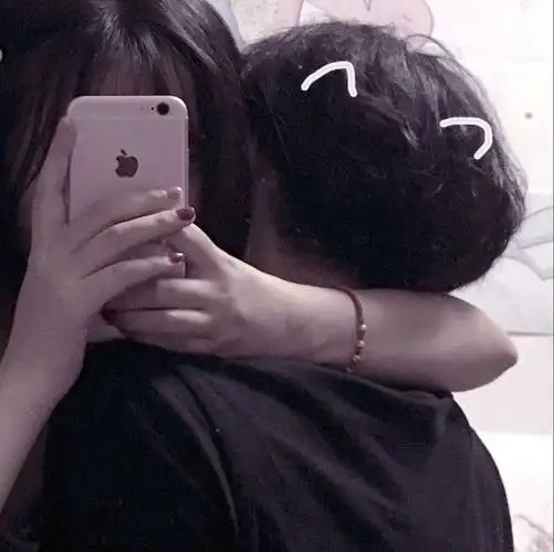 热恋的00后微信情侣头像一对