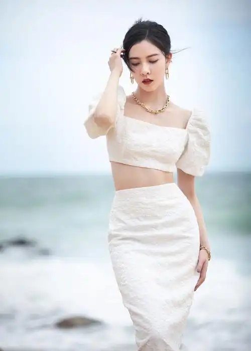 不掩盖全身的美女图片(宋妍霏海边拍性感写真) - 赤虎壹号