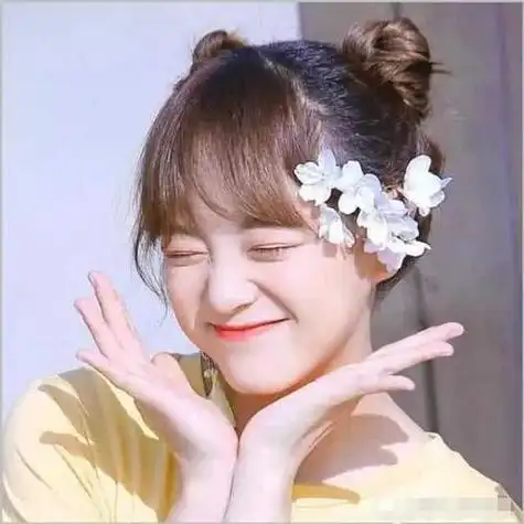 有没有笑的很甜很可爱的照片适合做女生头像