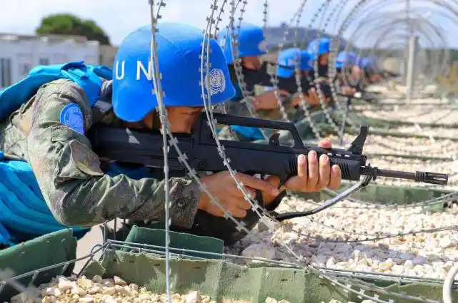 中国蓝盔,向险而行守和平|维和部队|张中君|黎巴嫩_军事|邹亮