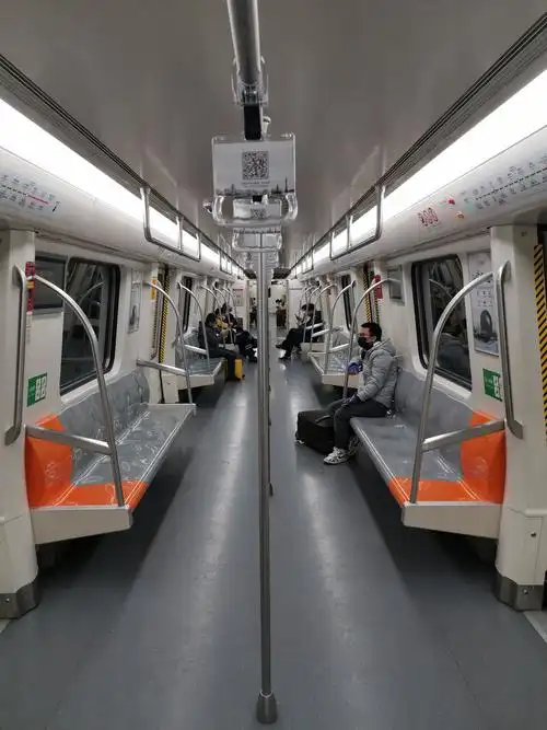 复工首日郑州地铁客流量约是去年12月日均的二十二分之一