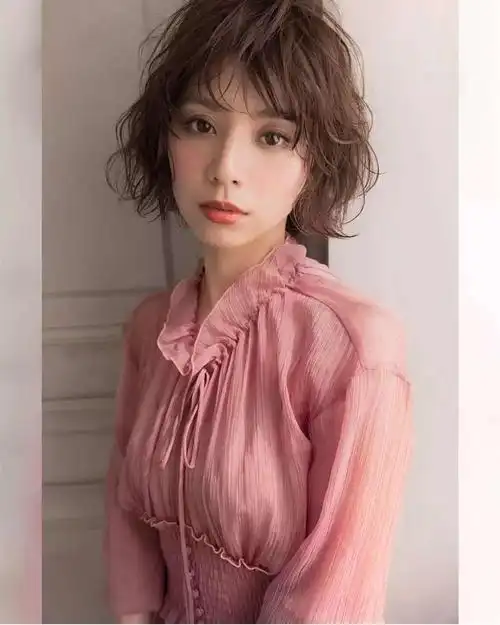 超好看的短碎发型图片女,短发图片,发型图片