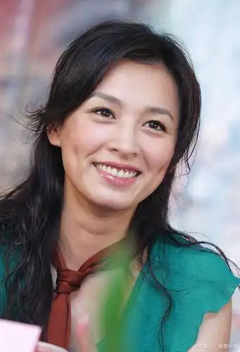 张庭——爱笑的酒窝美女