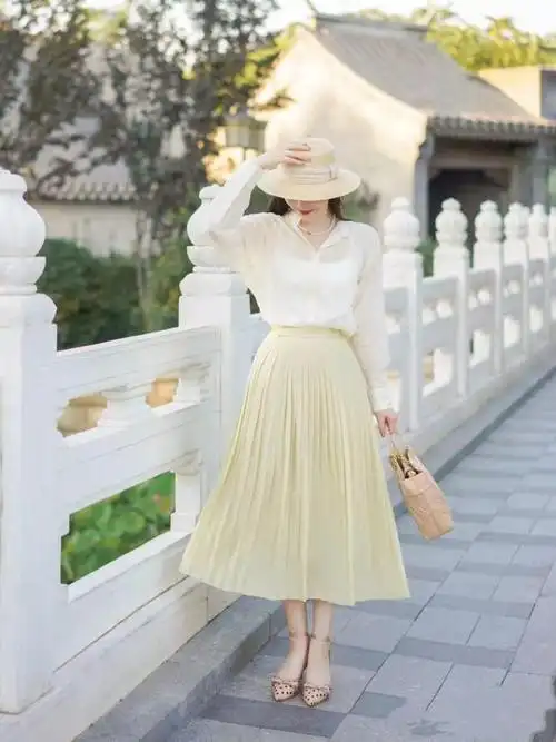 今年夏天的时尚穿搭少不了这6款好看又百搭的裙子照着穿就行