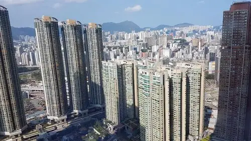 九龙站擎天半岛有投资者见市旺遂「租转卖」.(林惠芳摄)