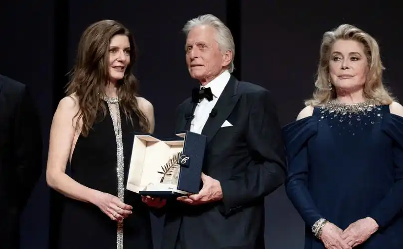 戛纳大年!女导演再夺金棕榈,日本获两奖_影片_电影节_影迷