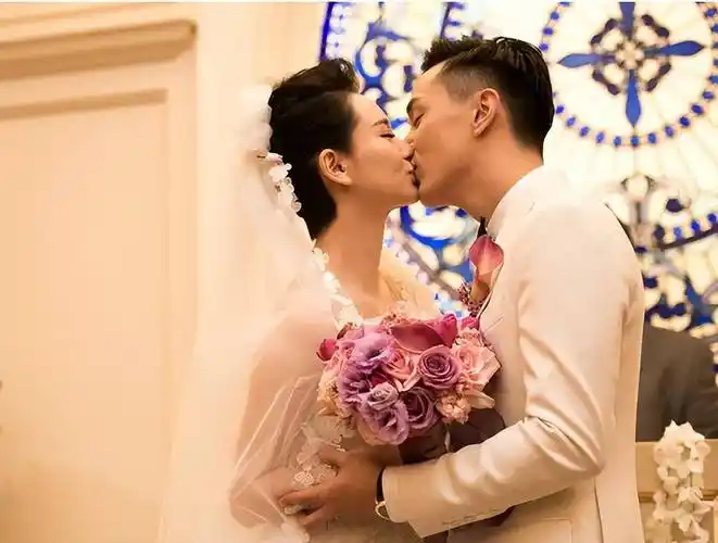 戚薇官宣二胎,女强男弱跨国恋很幸福,网友:恭喜_李承铉_戚薇跟_女儿