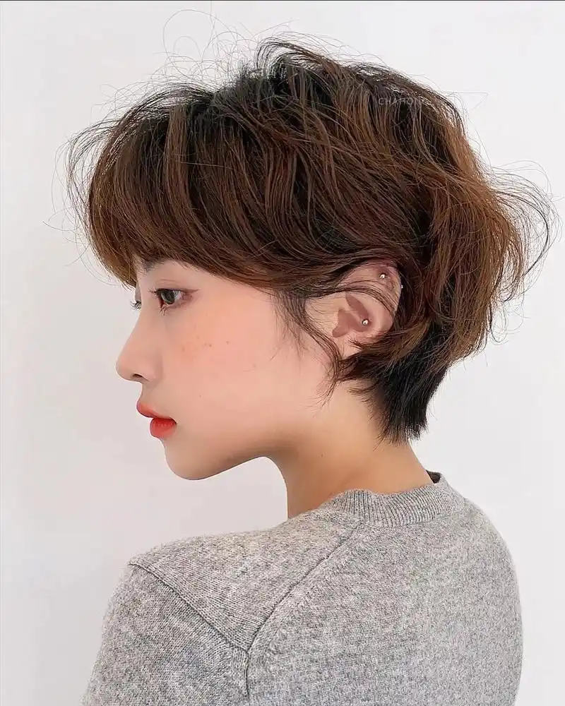 看上去很干练的女生短发发型